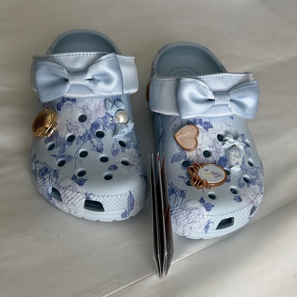 Love Shack Fancy x CROCS Kids' Light Blue Floral Clogs NWT - Picture 4 of 5